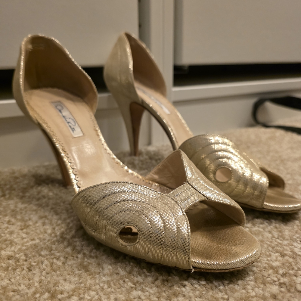 Oscar de la Renta Shimmering Gold Heels